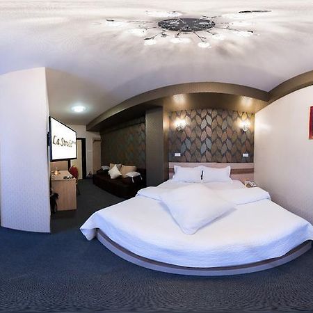 Hotel La Strada بلوييست الغرفة الصورة