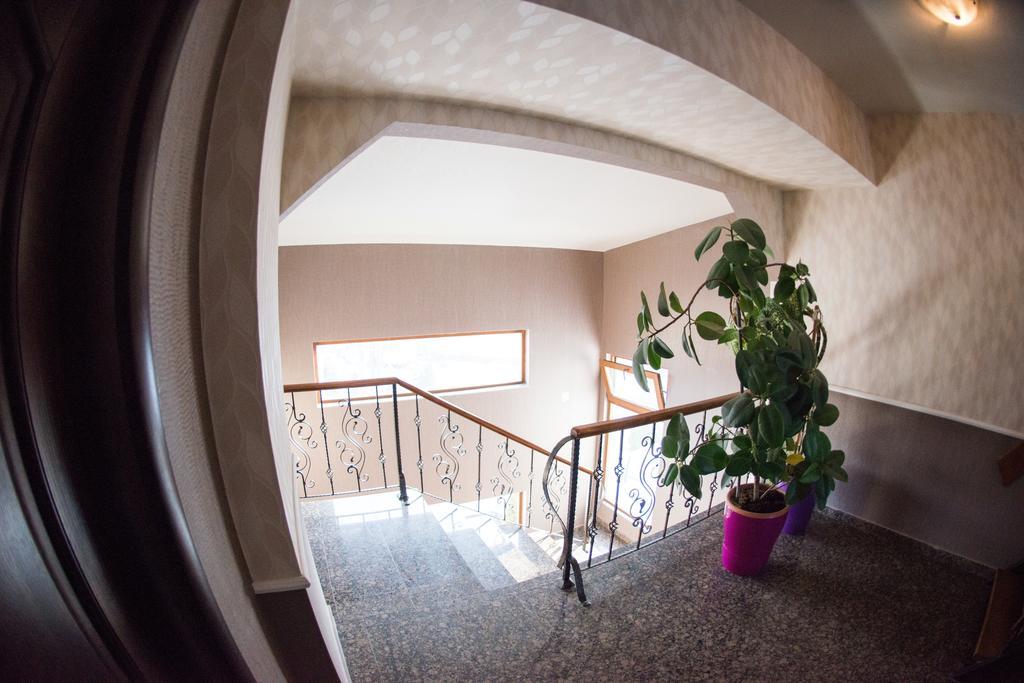 Hotel La Strada بلوييست المظهر الخارجي الصورة