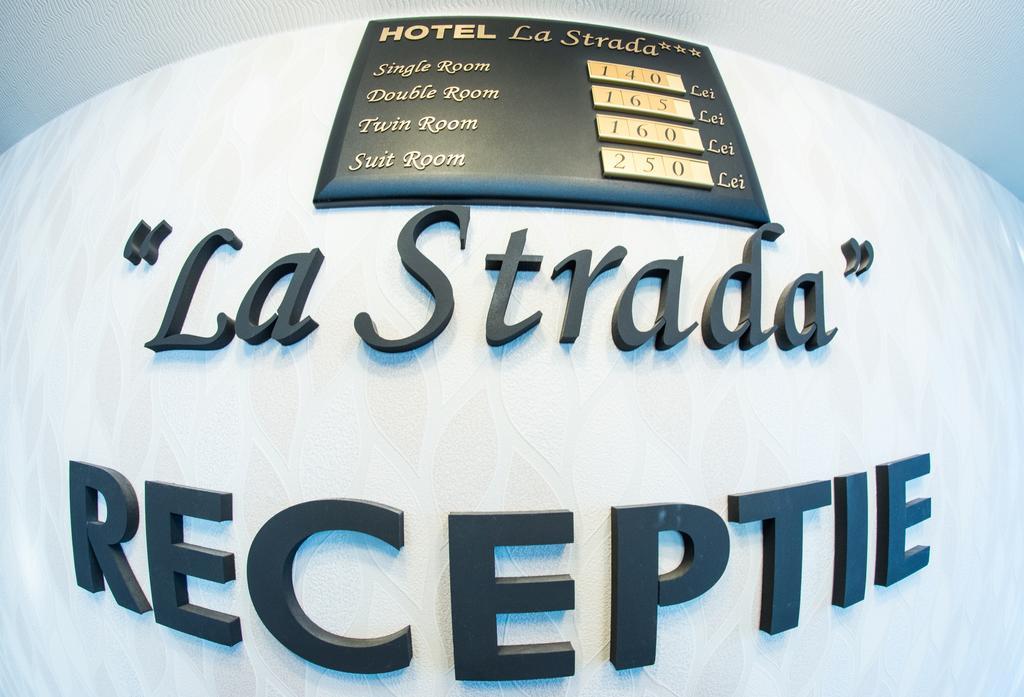 Hotel La Strada بلوييست المظهر الخارجي الصورة