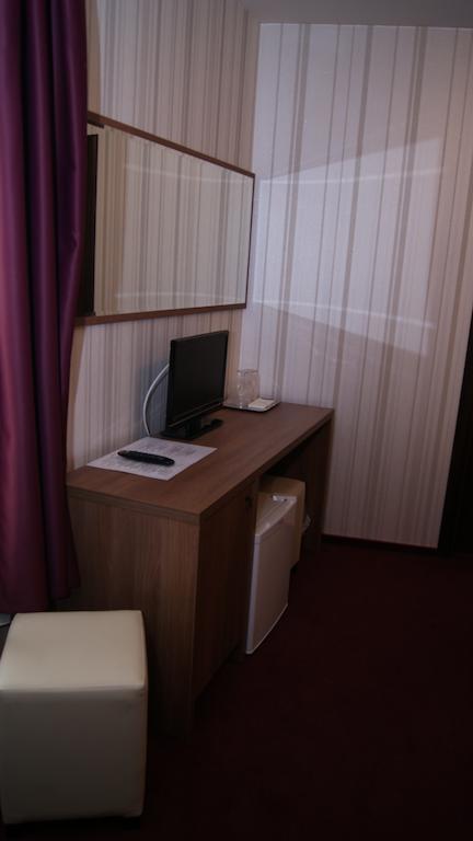 Hotel La Strada بلوييست الغرفة الصورة